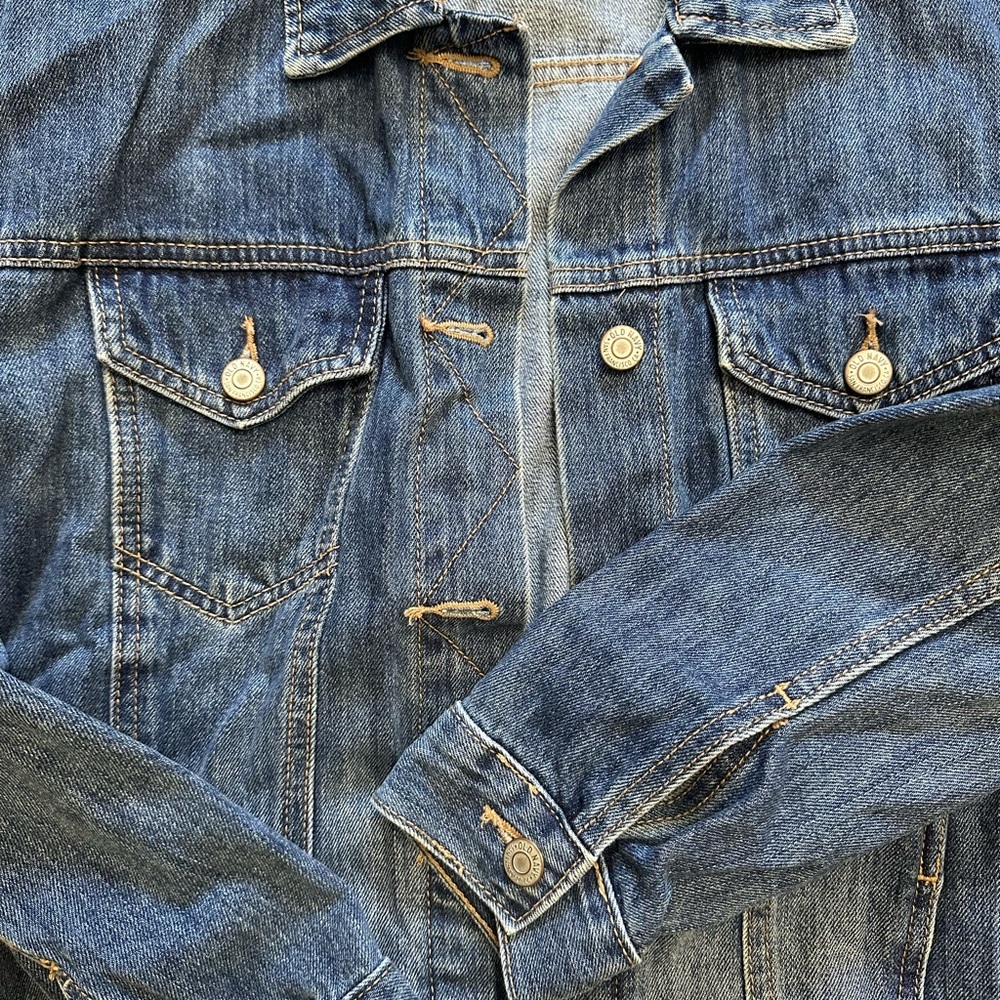 LIKE NEW Old Navy Women's Blue Jean Jacket - Picture 4 of 4